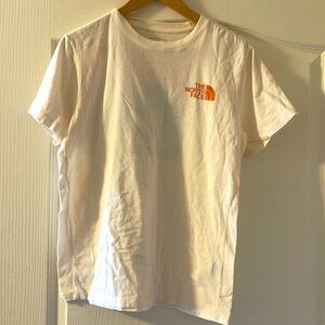 North Face   women’s tee in cream sz M